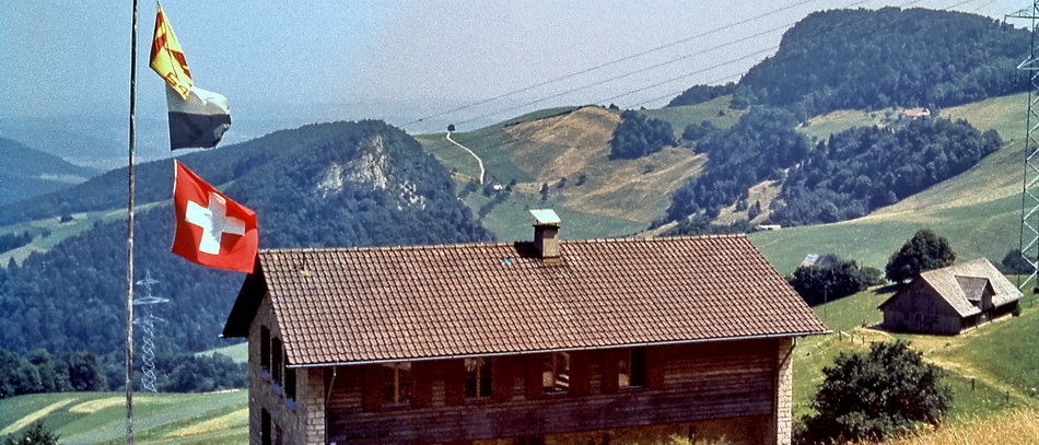 Blick vom General Wille Haus zur Erlifluh, zur Zeit als das reale Geländespiel um den goldenen Eber stattfand.